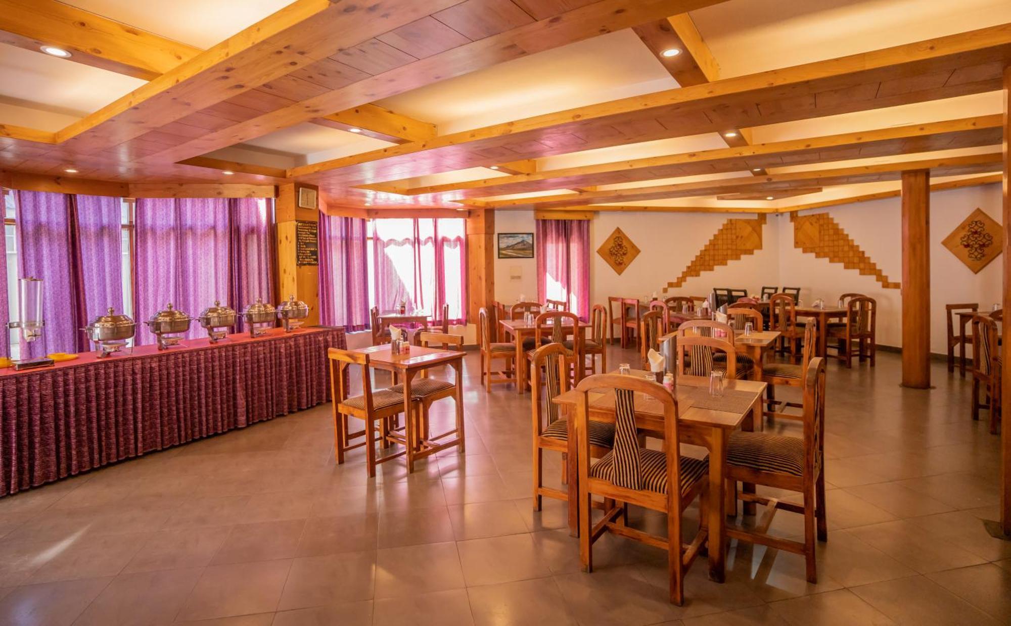 The Conifer Hotel Manali  Exterior photo