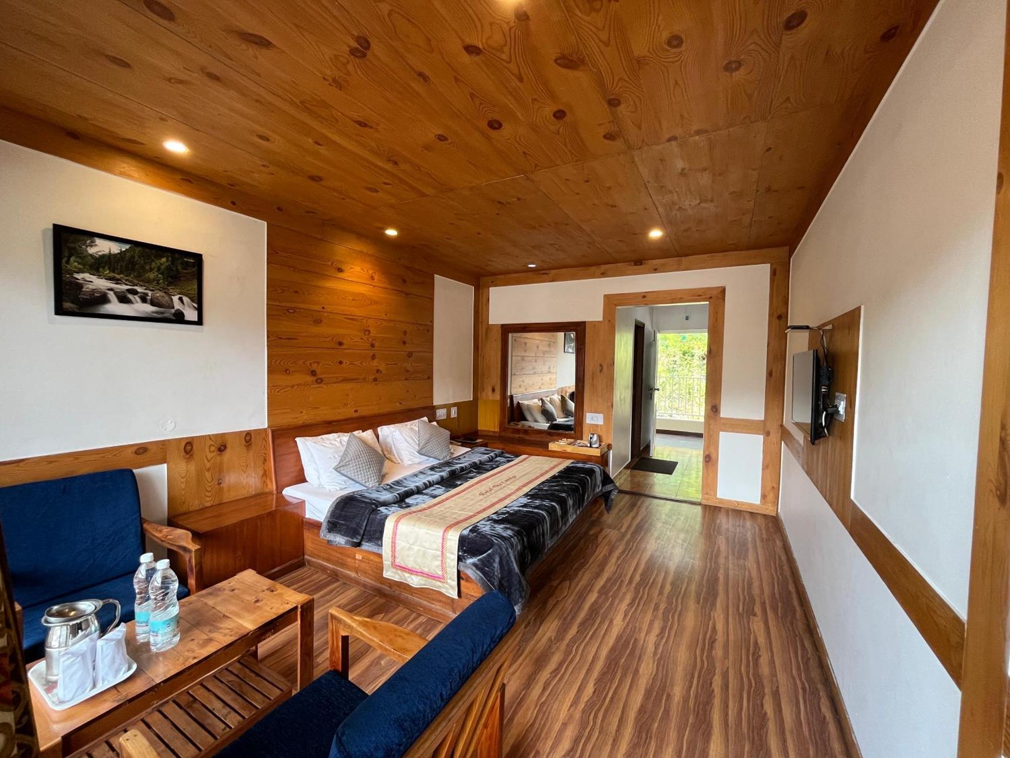 The Conifer Hotel Manali  Exterior photo