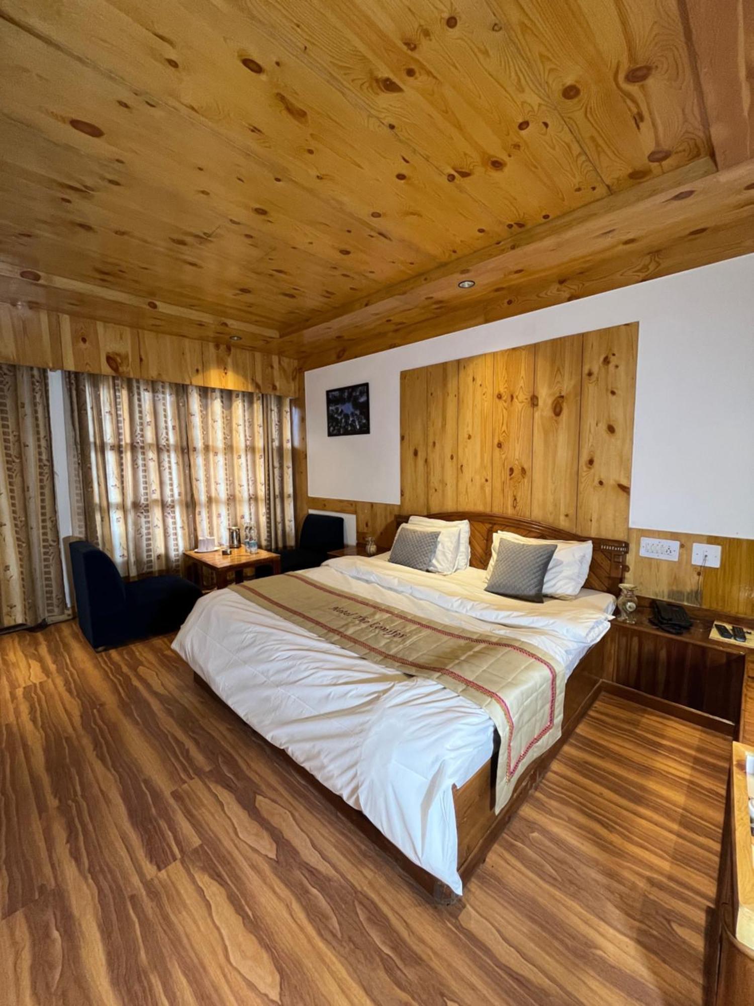The Conifer Hotel Manali  Exterior photo
